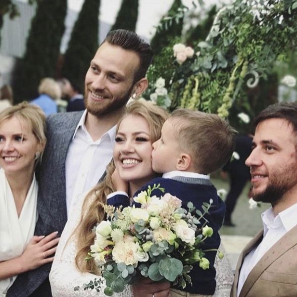 771EB2ED-2C49-4412-BF79-B4FC332F3D83