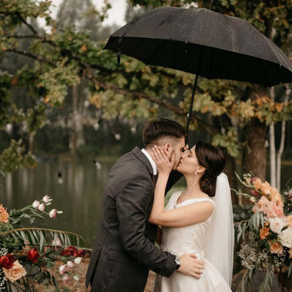 C715D4E8-523F-46DE-A308-E5B931E7568B